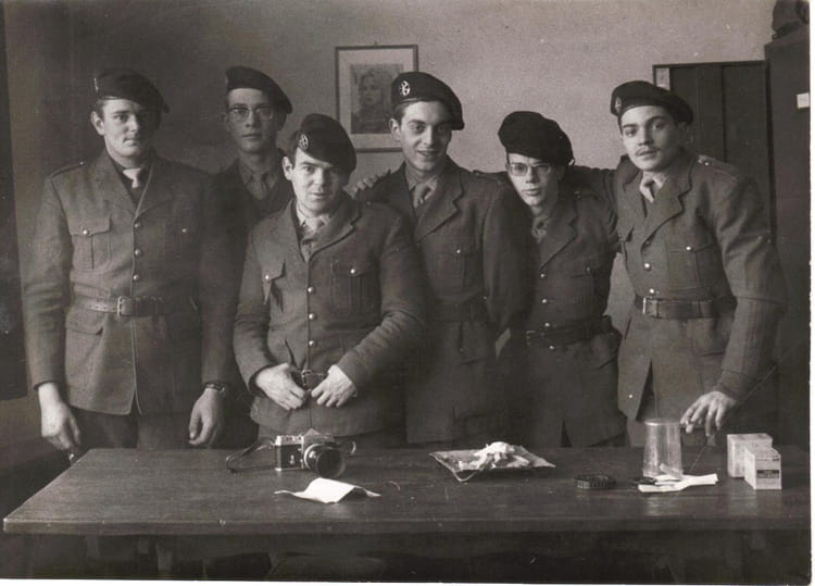 L Homme De La Chambre 301 Photo de classe DANS LA CHAMBRE de 1970, 301 Ga - Copains d'avant