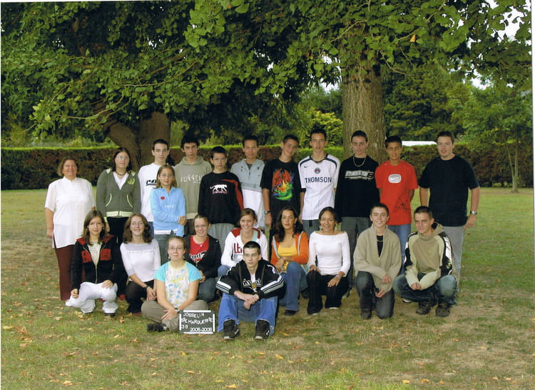 Photo de classe 3ème B de 2005, Collège Saintemarguerite Marie Copains d'avant