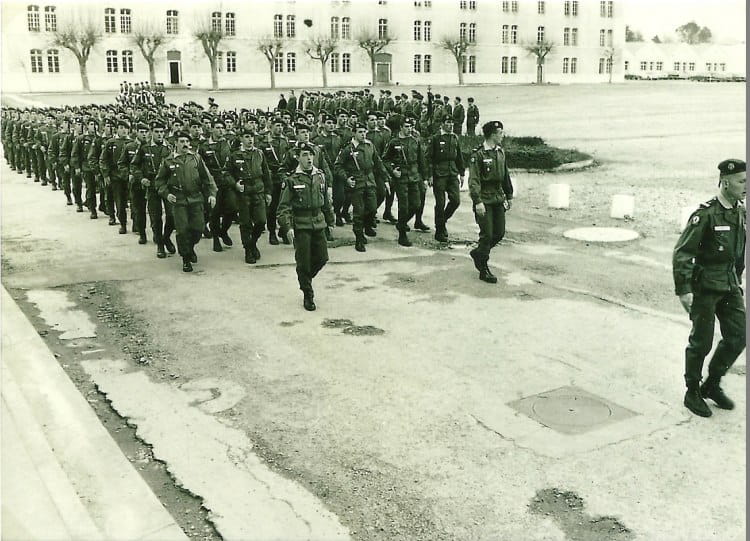 Durée Du Service Militaire En 1969 Photo de classe Défilé :3ème Cie du Capitaine Le Page de 1969, 8ème