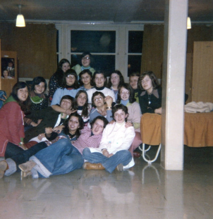 Photo de classe Bep stenodactylo de 1976 Lycée Professionnel Delphine Gay Copains d avant