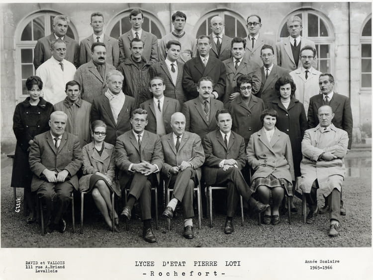 Femme Ronde Moche Nu Rochefort Caulifla Toute Nue - Plan ...