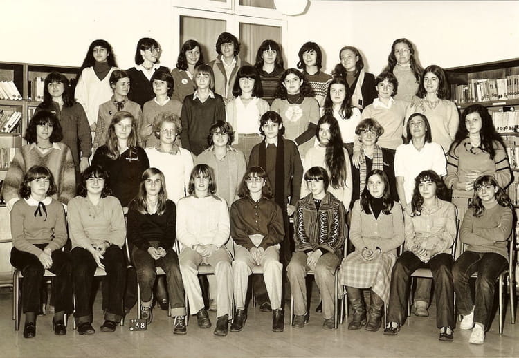 Photo de classe 2nde C de 1979, Lycée La Bruyère Copains d'avant Photo de classe 2nde C de 1979, Lycée La Bruyère Copains d'avant