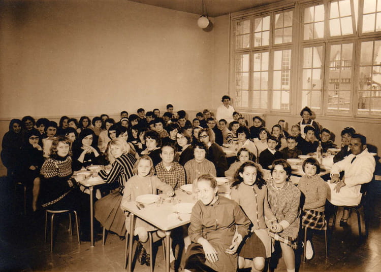 Photo de classe La cantine de 1965, COLLEGE ALFRED KASTLER Copains d u0026#39;avant Photo de classe La cantine de 1965, COLLEGE ALFRED KASTLER Copains d u0026#39;avant