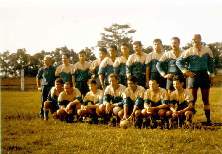 Photo de classe Equipe Rugby 1963 de 1963, D.a.t.e.f 168 Copains d'avant