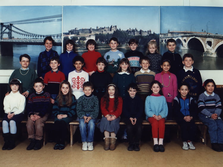 Photo de classe Cours Moyens 1ière année de 1988, Ecole Sainte Famille (Villefranche De Rouergue