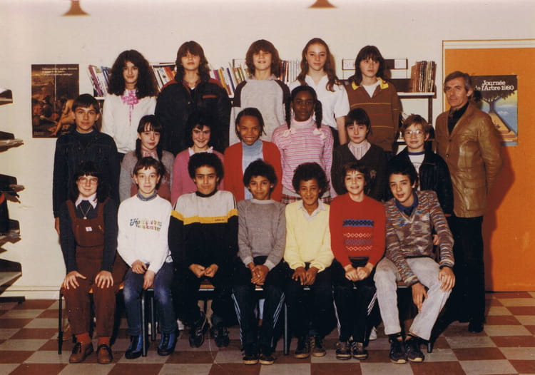 Photo de classe 6e4 de 1984 Collège Gay lussac Copains d avant