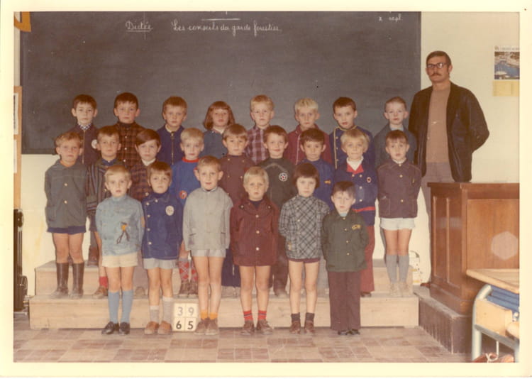 ... Préparatoire 1972-1973 - Ecole notre dame saint sulpice (lumbres ... Préparatoire 1972-1973 - Ecole notre dame saint sulpice (lumbres