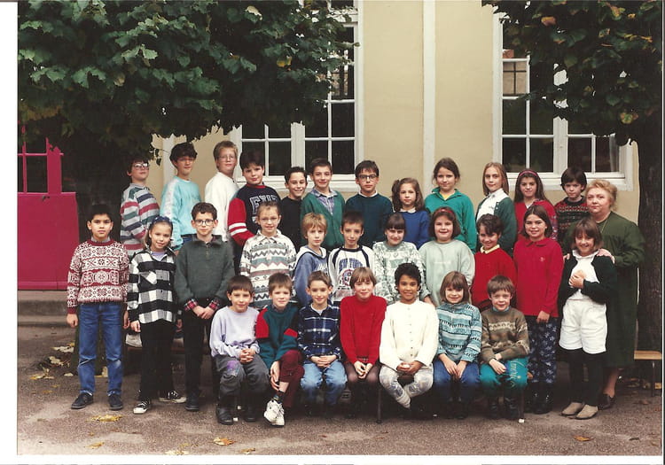 Photo de classe CM1 de 1995, ECOLE SAINTE LOUISE DE MARILLAC Copains