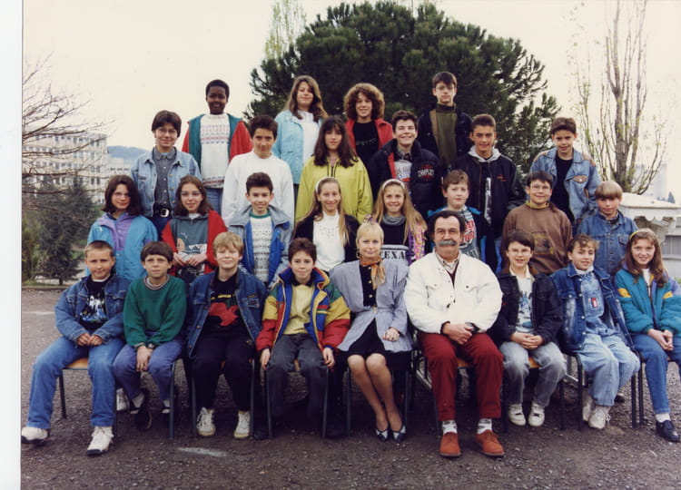 Photo de classe 6ème de 1992, Collège Bernard De Ventadour Copains d