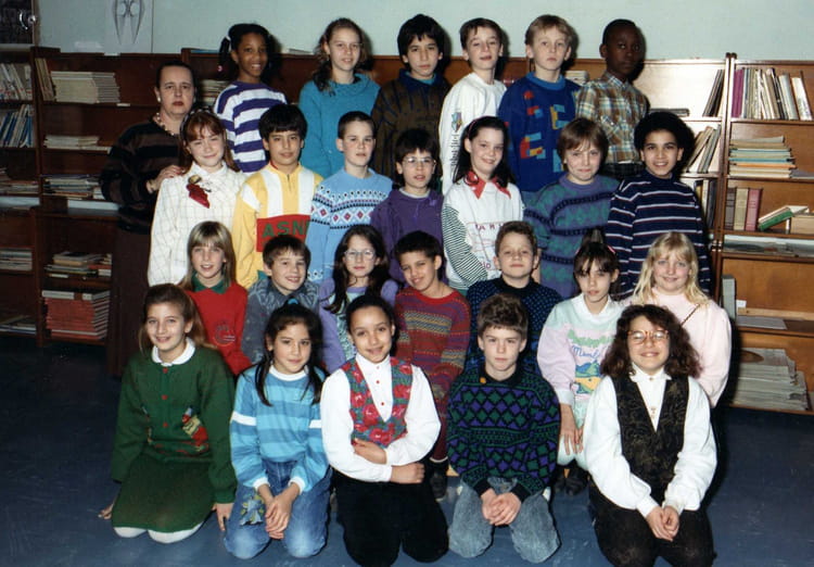 Photo De Classe CM2 De 1989 MAURICE THOREZ Copains D avant photo-de-classe-cm2-de-1989-maurice-thorez-copains-d-avant