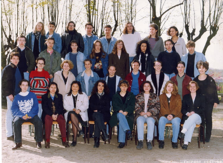 Photo de classe T2B de 1992, Lycée Marie Curie - Copains d'avant