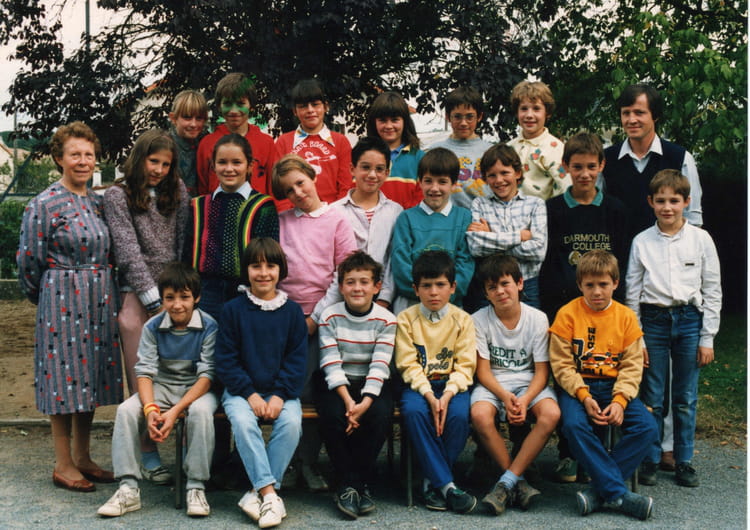 Photo de classe CM1/CM2 1987/1988 de 1987, Ecole Maurice Fombeure (Bonneuil Matours) Copains