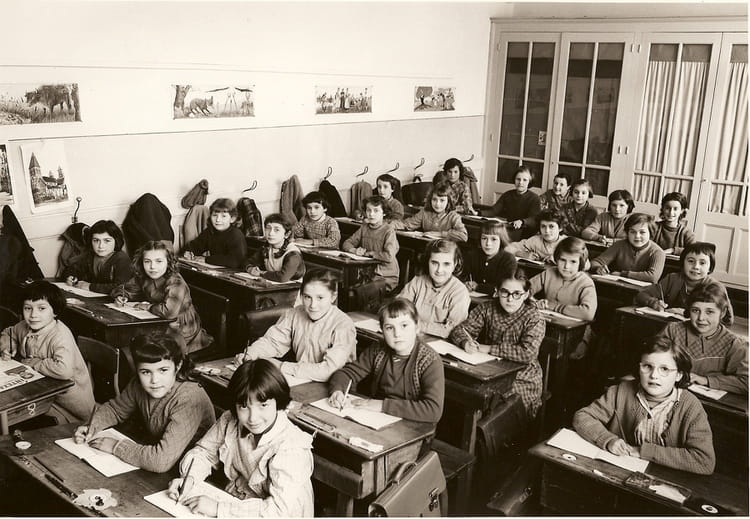 Photo de classe Ecole primaire Bellegarde sur Valserine de 1956, Ecole