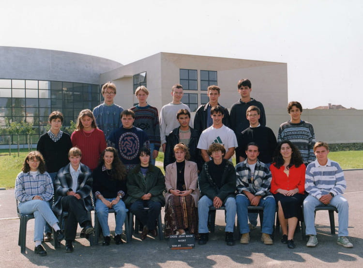 Photo de classe Terminale STT CG de 1994, Lycée Jean Macé - Copains d'avant