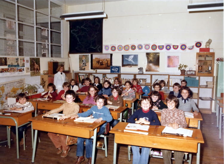 Photo de classe Classe de CM2 de 1981, ECOLE SAINTE MARIE - Copains d'avant