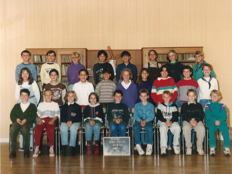 Photo de classe 6e1 de 1992, Collège René Caillé Copains d'avant