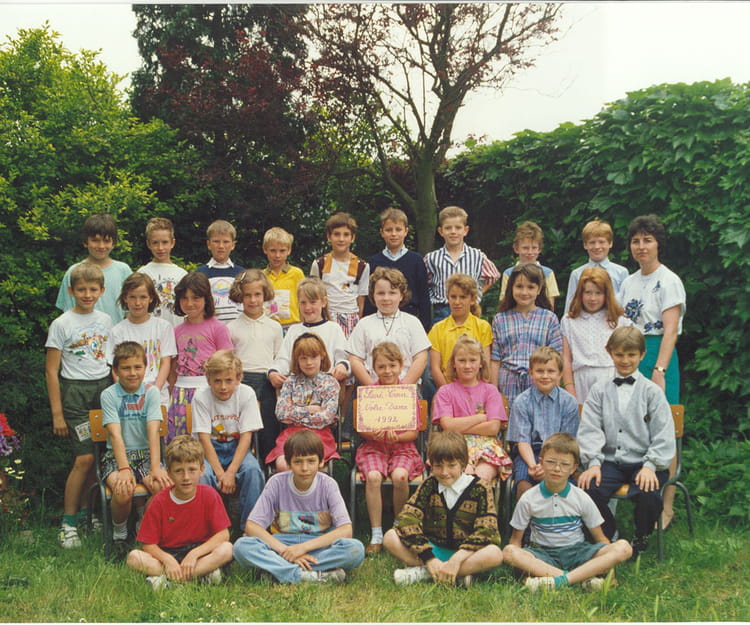 Photo de classe Numériser0006_ de 1992, Notre Dame - Copains d'avant