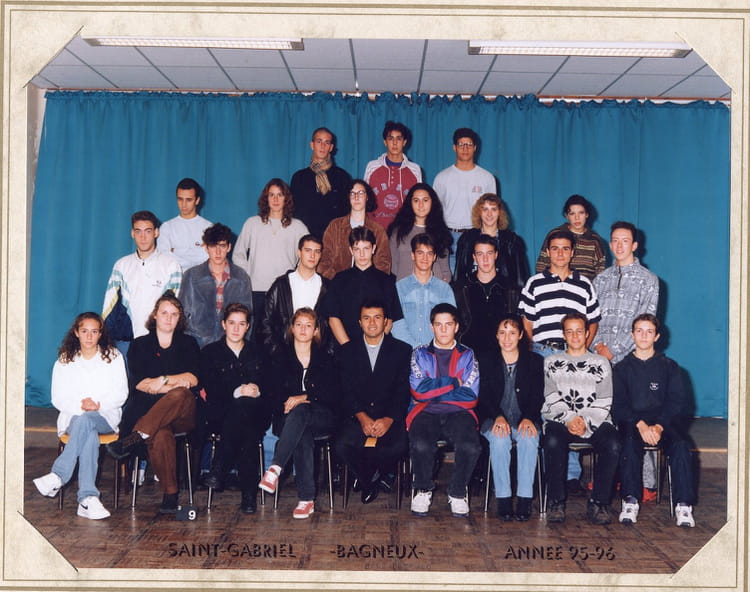 Photo De Classe 1ere Stt G De 1995 Lycée Saint Gabriel Copains D Avant Photo De Classe 1ere Stt G De 1995 Lycée Saint Gabriel Copains D Avant