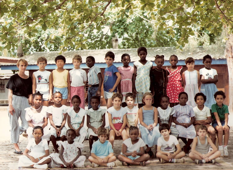 Photo de classe CE2 1986 - 1987 de 1986, ECOLE MIXTE A - Copains d'avant