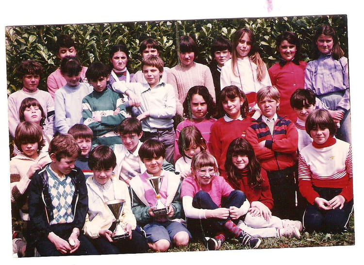 Photo de classe Classe de 8 ème de 1984, ECOLE SAINTE MARIE - Copains d ...