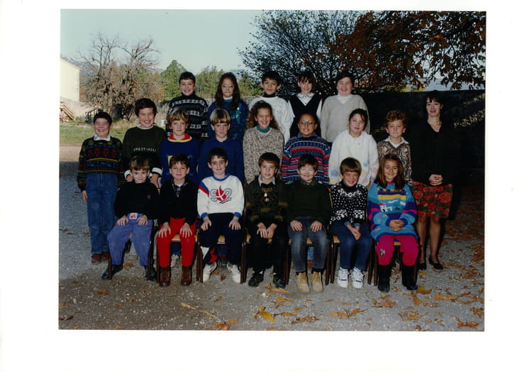 Photo de classe CM 1 de 1991, Ecole Sainte Marthe (Cuers) Copains d'avant