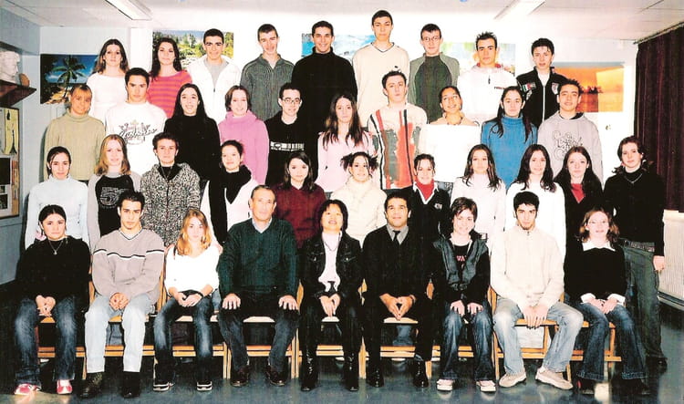 Photo de classe 1er STT 2 de 2004, Lycée Jean Monnet - Copains d'avant