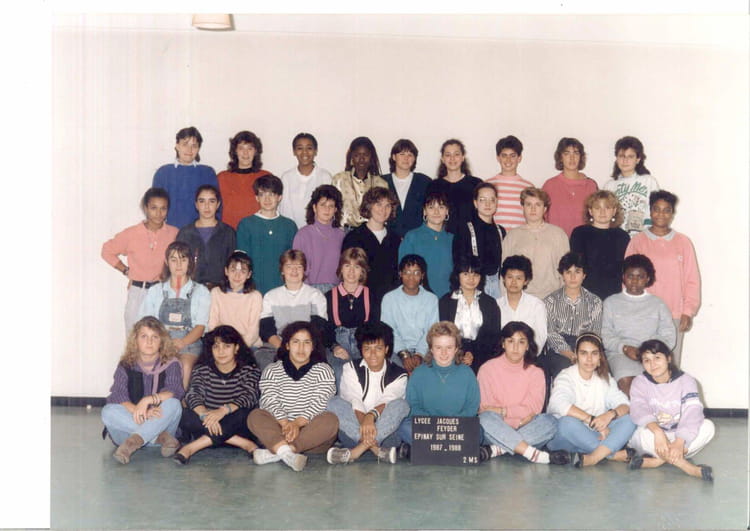 Photo de classe Lycée Jacques Feyder à Epinay sur Seine (93) SMS de