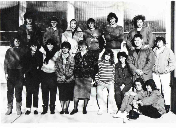 Photo de classe 1°A1 Sainte Marie de 1986, Lycée Privé Saintemariefénelon Copains d'avant