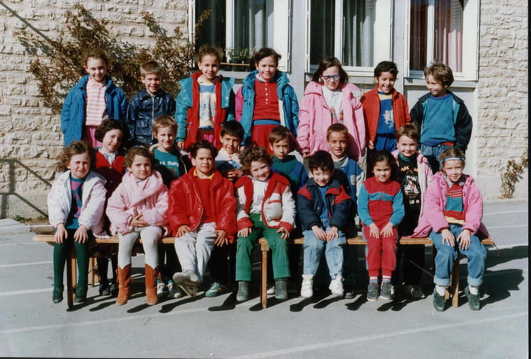  Photo  de classe CP de 1988 ECOLE  LA ROSERAIE  Copains d 