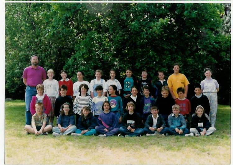 Photo de classe CM2 de 1991, Ecole Notre Dame De Liesse (Saint Renan) Copains d'avant