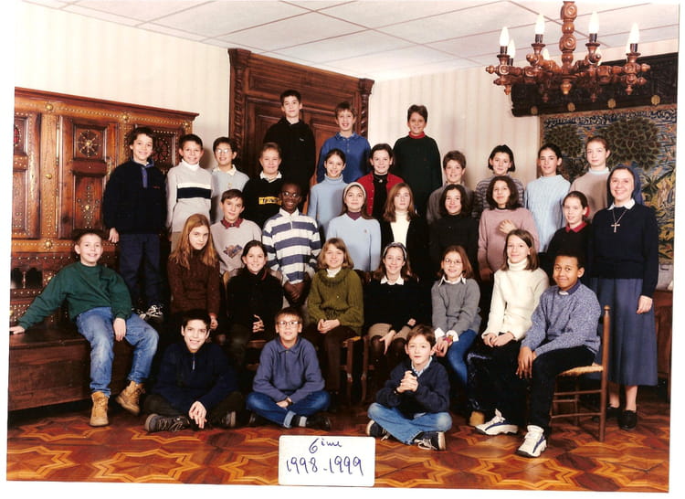 Photo de classe 6ième de 1998, Collège Privé Sainteursule Louise De