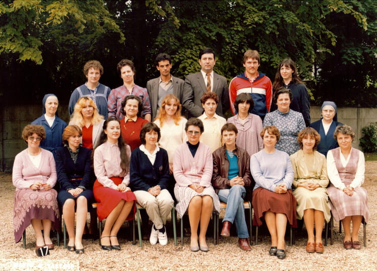 Photo de classe Personnels de 1982, Ecole Sainte Marie (Melun) Copains d'avant