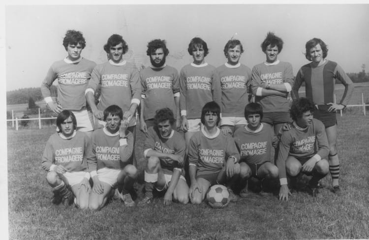 Photo de classe Equipe de Foot des Années 80 de 1980, CFVA - Copains d