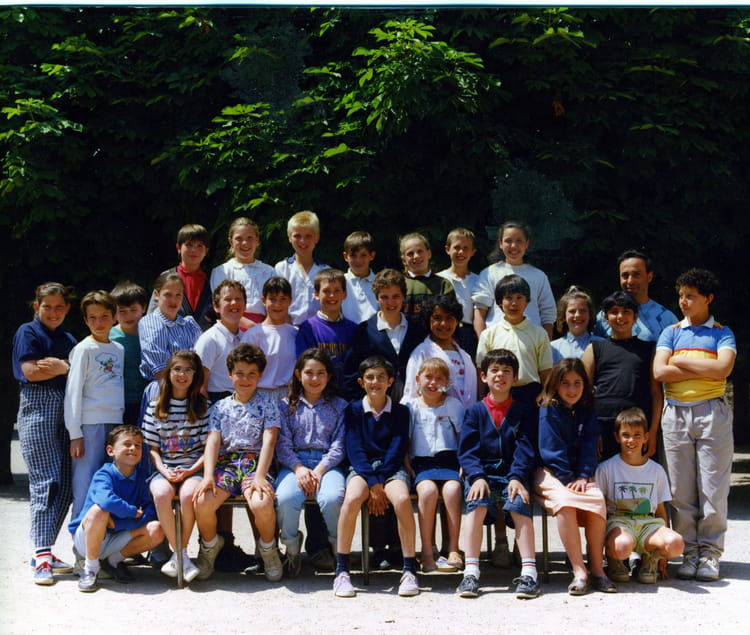 Photo de classe CM2 1989 1990 de 1990, ECOLE SAINT GREGOIRE Copains d'avant