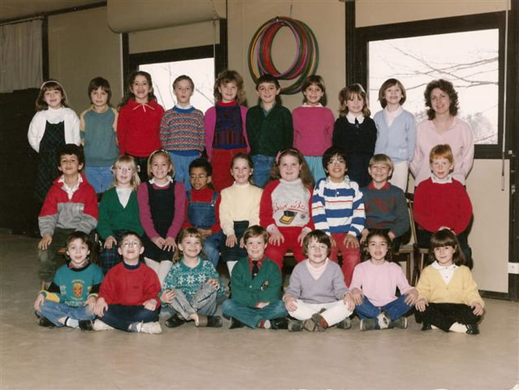Photo de classe CE1 de 1986, ECOLE NOTRE DAME DU BON CONSEIL Copains