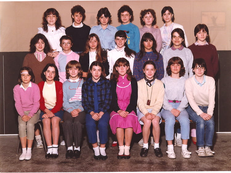 Photo de classe 5 eme JAUNE de 1983, Collège Ste Cécile Copains d'avant