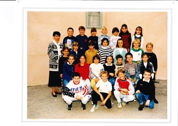 Photo de classe CM1 de 1996, Ecole Sainte Jeanne D'arc (Gap) Copains