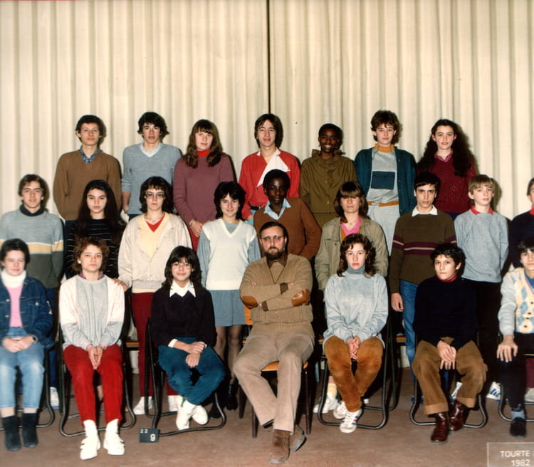 Photo de classe Classe de 3è de 1982, Collège Privé Notredame De La Gare Copains d'avant