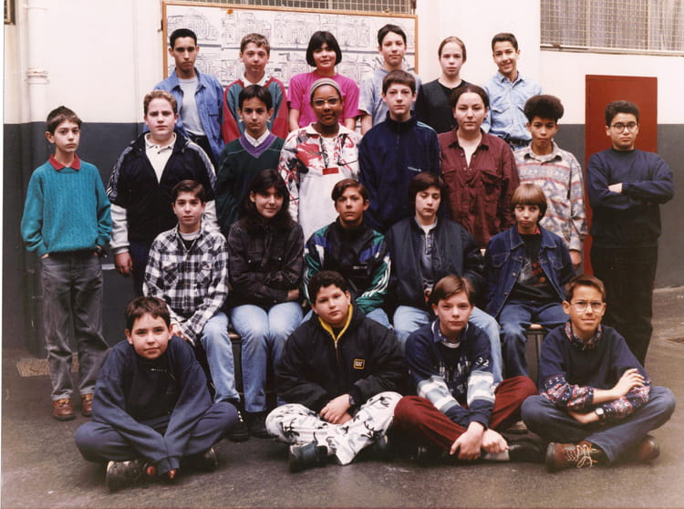 Photo de classe 4eB de 1997, Collège Privé Saintambroise Copains d'avant