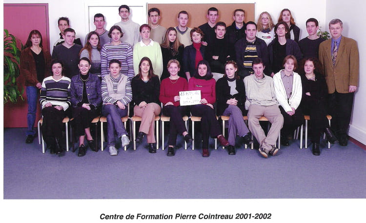 Photo de classe 1 année BTS ACTION COMMERCIALE de 2002, CFP PIERRE ...