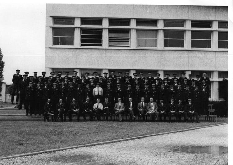 Photo de classe 50° promo élèves surveillants ENAP de 1975, Ecole