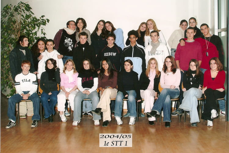 Photo de classe 1ère STT 1 de 2004, Lycée Charles Péguy - Copains d'avant