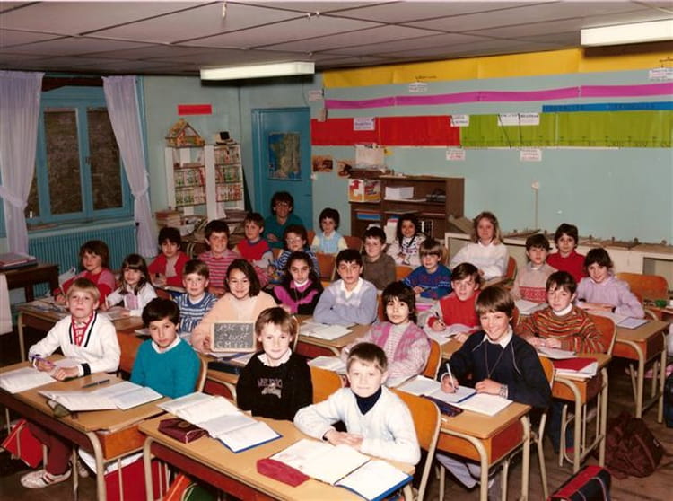 Photo de classe CM2 de 1987, ECOLE SAINTE LUCIE Copains d'avant