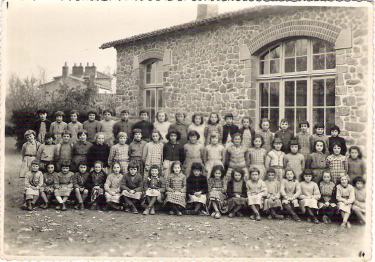 Photo de classe Primaire Ecole de la Sainte Famille de 1956, Ecole