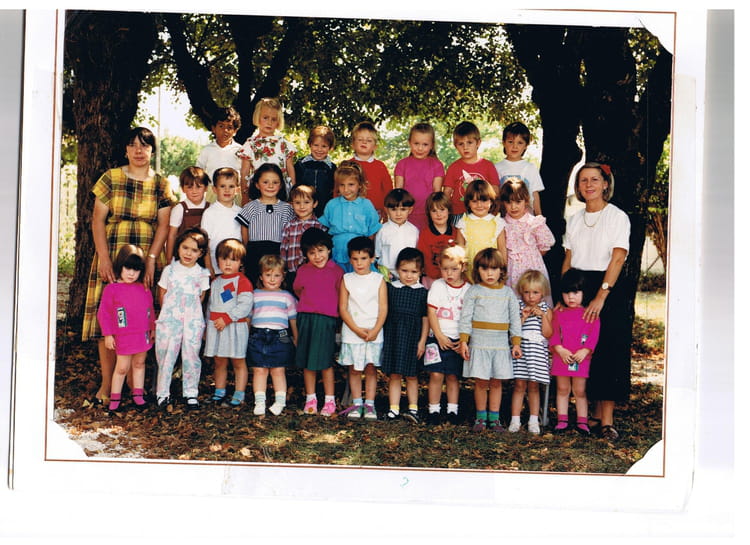 Photo de classe Maternelle de 1989, Ecole Primaire (Champagnac De Belair) Copains d'avant