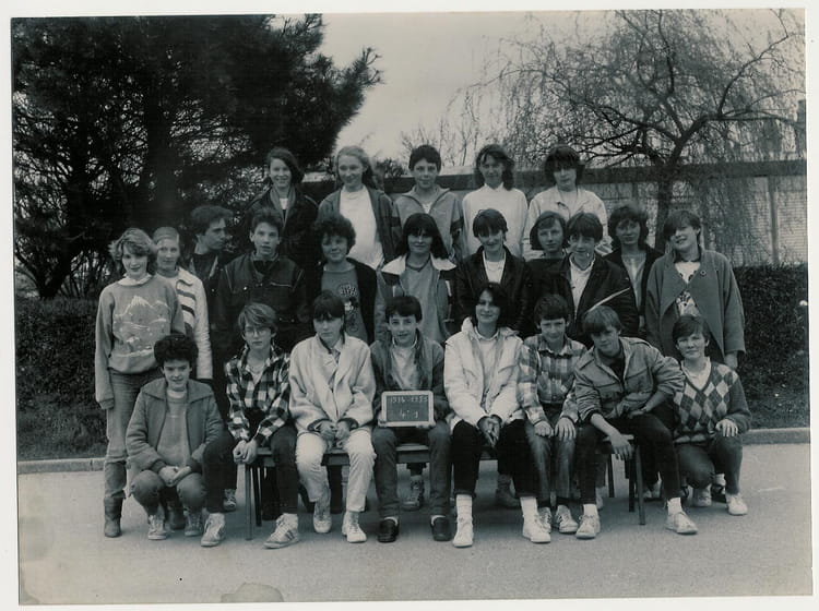 Photo de classe 4ème 1 de 1984, Collège Claude Monet - Copains d'avant