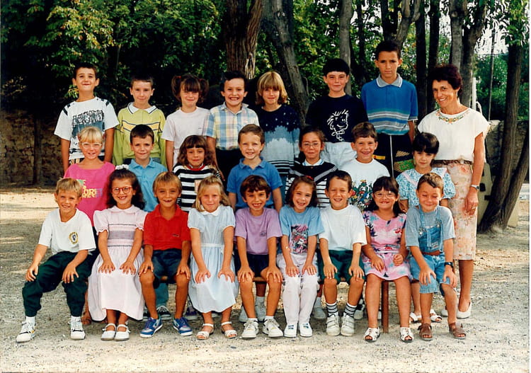 Photo de classe CE1 de 1990, Ecole Blaise Charlut (La Reole) Copains