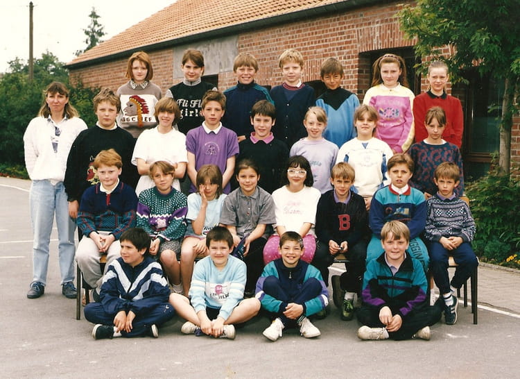 Photo de classe Je croi CM2 de 1990, Ecole Georges Brassens ...