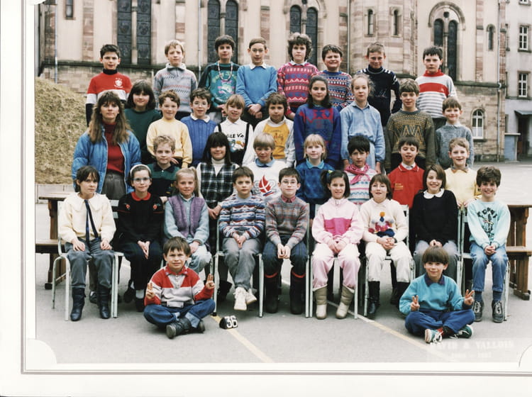 Photo de classe CE2 1986.1987 de 1987, ECOLE SAINTE MARIE - Copains d'avant