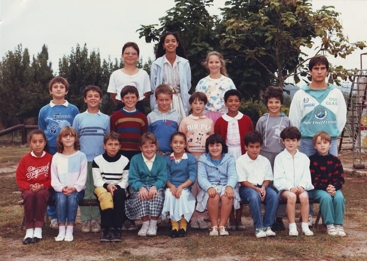 Photo de classe CM1 de 1988, Ecole Primaire (Saint Antoine De Breuilh